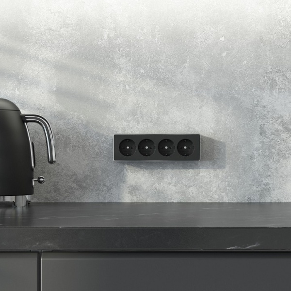 Розетка четверная с заземлением и со шторками Werkel Gallant W5072258